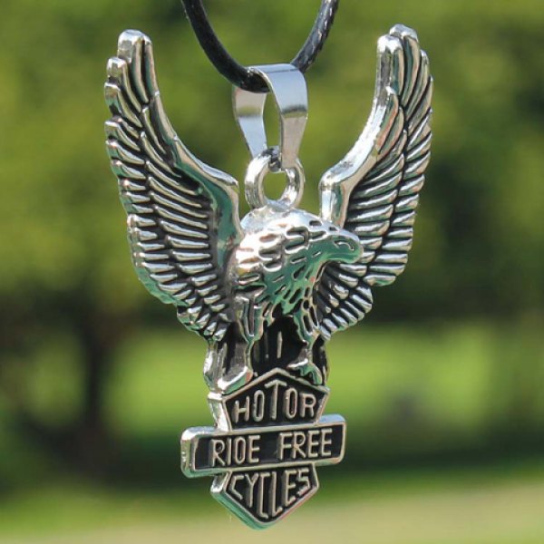 Pánský přívěšeks řemínkem