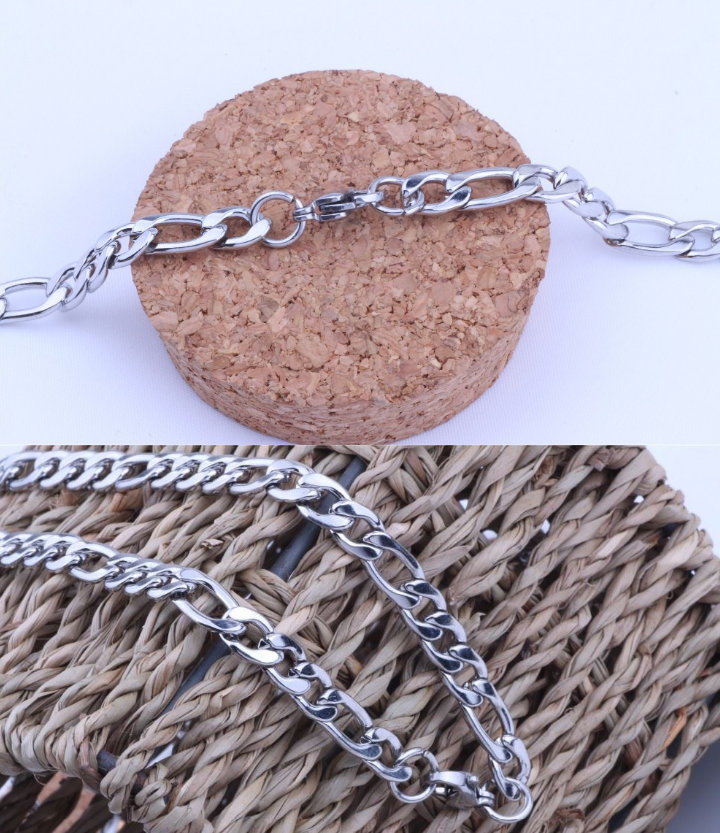 Hrubý řetěz na krk